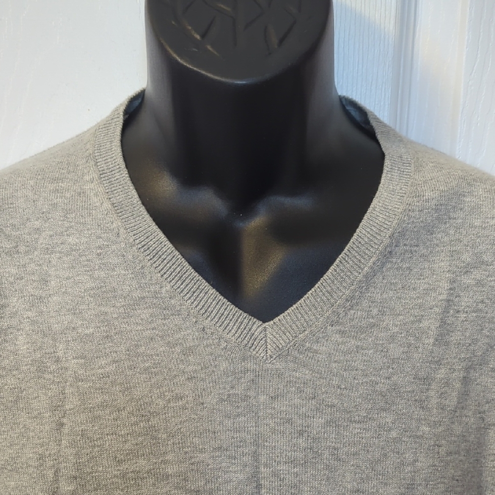 Black Brown 1826 Light Gray V-Neck Sweater - Picture 2 of 6